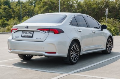 TOYOTA COROLLA ALTIS 1.8 HYBRID HIGH ปี2019 (9กญ7494)