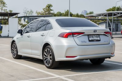 TOYOTA COROLLA ALTIS 1.8 HYBRID HIGH ปี2019 (9กญ7494)