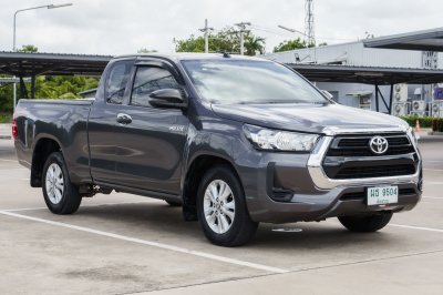 TOYOTA REVO SMART CAB 2.4 Z EDITION ENTRY AT ปี2022 จด2023 (ผธ9504)