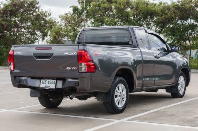 TOYOTA REVO SMART CAB 2.4 Z EDITION ENTRY AT ปี2022 จด2023 (ผธ9504)