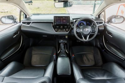 TOYOTA COROLLA ALTIS 1.8 HYBRID HIGH ปี2019 (9กญ7494)