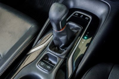 TOYOTA COROLLA ALTIS 1.8 HYBRID HIGH ปี2019 (9กญ7494)