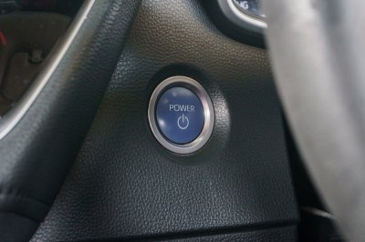 TOYOTA COROLLA ALTIS 1.8 HYBRID HIGH ปี2019 (9กญ7494)