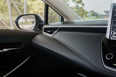 TOYOTA COROLLA ALTIS 1.8 HYBRID HIGH ปี2019 (9กญ7494)