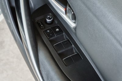 TOYOTA COROLLA ALTIS 1.8 HYBRID HIGH ปี2019 (9กญ7494)