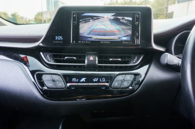 TOYOTA CHR 1.8 HV MID AT ปี 2020 (1ขด9627)