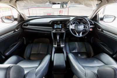HONDA CIVIC 1.8 EL ปี2020 จด2021 (ขก3198)