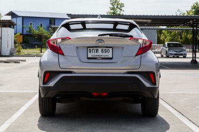 TOYOTA CH-R 1.8 MID AT ปี2019 (9กท690)