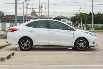 TOYOTA YARIS ATIV 1.2 SPORT PREMIUM AT ปี 2020 (กฉ6234)