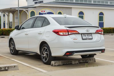 TOYOTA YARIS ATIV 1.2 SPORT PREMIUM AT ปี 2020 (กฉ6234)