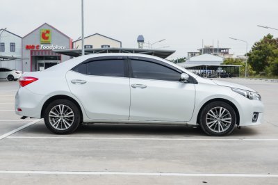 TOYOTA ALTIS 1.6 G ปี2015 (4กศ2974)