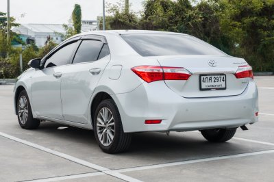 TOYOTA ALTIS 1.6 G ปี2015 (4กศ2974)