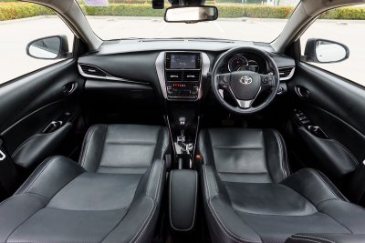 TOYOTA YARIS ATIV 1.2 SPORT PREMIUM AT ปี 2020 (กฉ6234)