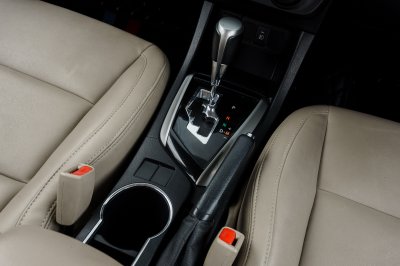 TOYOTA ALTIS 1.6 G ปี2015 (4กศ2974)