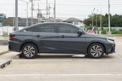 TOYOTA YARIS ATIV 1.2 PREMIUM LUXURY AT ปี 2022 (3ขร6936)