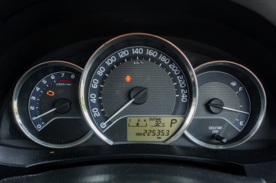 TOYOTA ALTIS 1.6 G ปี2015 (4กศ2974)