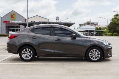 MAZDA 2 1.3 STANDARD AT ปี 2017 (กร4069)