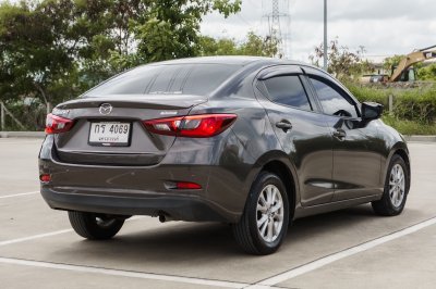 MAZDA 2 1.3 STANDARD AT ปี 2017 (กร4069)