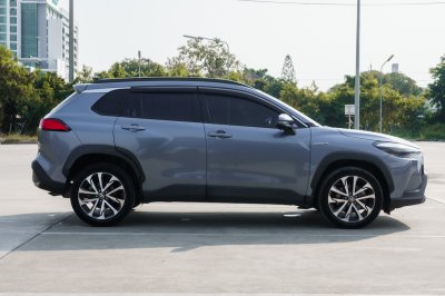 TOYOTA COROLLA CROSS 1.8 HYBRID PREMIUM SAFETY ปี2022 (1กม5201)