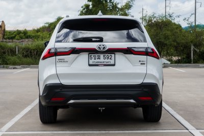 TOYOTA YARIS CROSS 1.5 HEV PREMIUM LUXURY AT ปี 2023 (5ขฆ592)