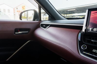 TOYOTA COROLLA CROSS 1.8 HYBRID PREMIUM SAFETY ปี2021 (1ขช9884)