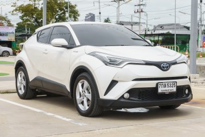 TOYOTA CH-R 1.8 HYBRID HIGH ปี2018 (7กล5325)