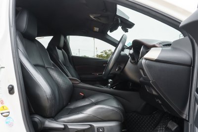 TOYOTA CH-R 1.8 HYBRID HIGH ปี2018 (7กล5325)