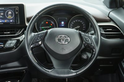 TOYOTA CH-R 1.8 HYBRID HIGH ปี2018 (กฉ1559)