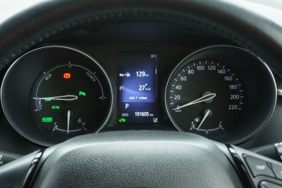 TOYOTA CH-R 1.8 HYBRID HIGH ปี2018 (7กล5325)