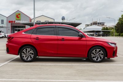 TOYOTA YARIS ATIV 1.2 PREMIUM LUXURY AT ปี 2023 (4ขพ5924)