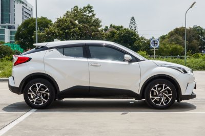 TOYOTA CH-R 1.8 MID AT ปี 2019 (8กฮ895)