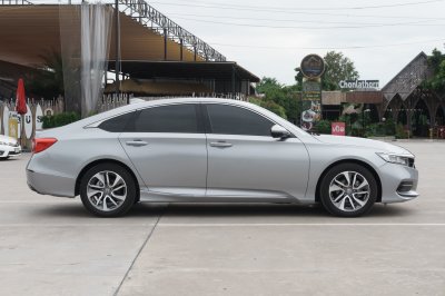 HONDA ACCORD 1.5 EL TURBO AT ปี2019 (9กต417)