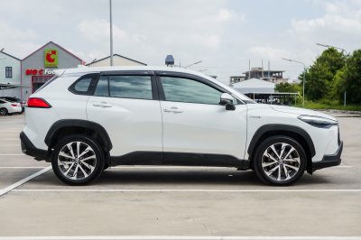 TOYOTA COROLLA CROSS 1.8 HYBRID PREMIUM ปี2022 (3ขฏ7708)