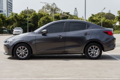 MAZDA 2 1.3 C ปี2022 (3ขด8637)