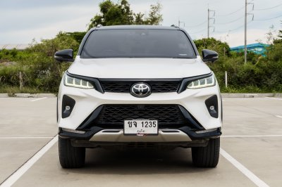 TOYOTA FORTUNER 2.8 4WD ปี2021 (ขจ1235)