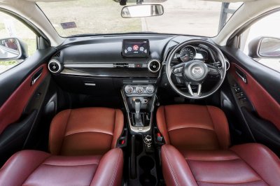 MAZDA 2 1.3 C ปี2022 (3ขด8637)