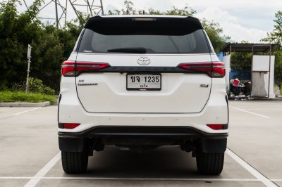 TOYOTA FORTUNER 2.8 4WD ปี2021 (ขจ1235)