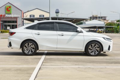 TOYOTA YARIS ATIV 1.2 PREMIUM ปี2024 (กร9533)