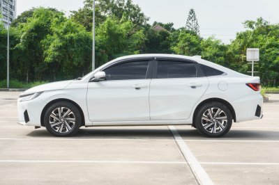 TOYOTA YARIS ATIV 1.2 PREMIUM ปี2024 (กร9533)