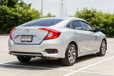 HONDA CIVIC 1.8 E ปี2021 (2ขก5513)