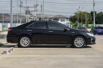 TOYOTA CAMRY 2.5 HYBRID NAVI AT ปี2017 (7กก5174)