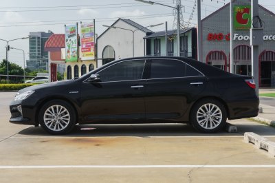 TOYOTA CAMRY 2.5 HYBRID NAVI AT ปี2017 (7กก5174)