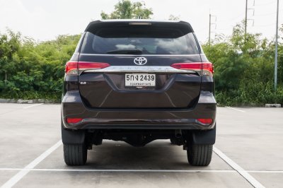 TOYOTA FORTUNER 2.8 V AT ปี 2015 (5กง2439)