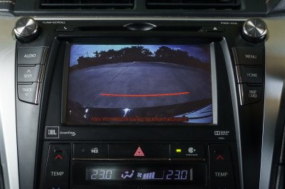 TOYOTA CAMRY 2.5 HYBRID NAVI AT ปี2017 (7กก5174)