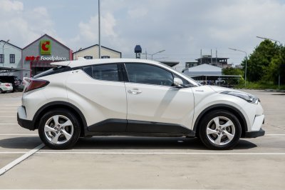 TOYOTA CH-R 1.8 HV HI AT ปี 2018 (ญญ8884)