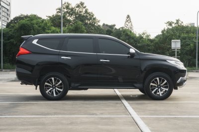 MITSUBISHI PAJERO SPORT 2.4 GT ปี2017 (6กร6429)