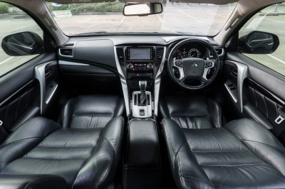 MITSUBISHI PAJERO SPORT 2.4 GT ปี2017 (6กร6429)