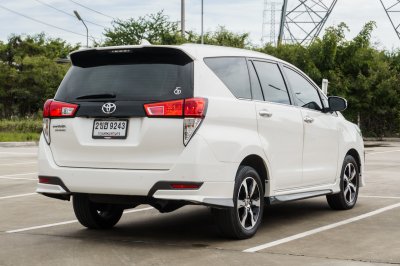 TOYOTA INNOVA 2.8 CYSTRA PREMIUM ปี2022 (2ขฮ9243)