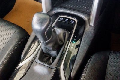 TOYOTA COROLLA CROSS 1.8 HYBRID PREMIUM ปี2021 จด2022 (2ขถ7157)