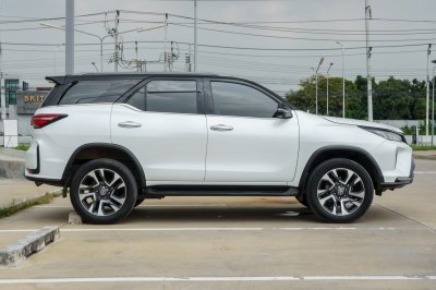 TOYOTA FORTUNER 2.8 LEADER ปี2023 จด2024 (5ขก8746)